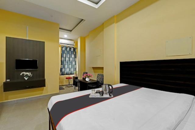 H K Residency Near Kalakshetra Hotel Guwahati Ngoại thất bức ảnh