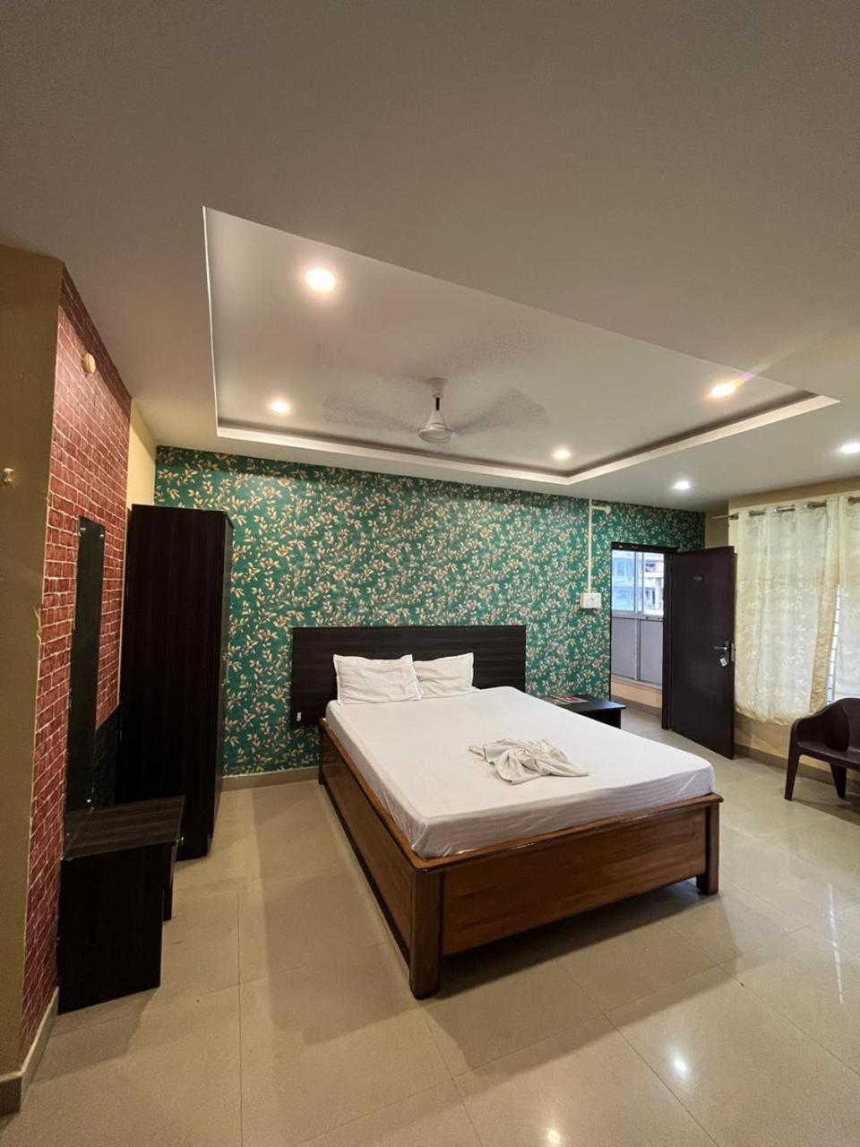 H K Residency Near Kalakshetra Hotel Guwahati Ngoại thất bức ảnh