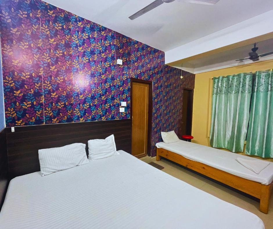 H K Residency Near Kalakshetra Hotel Guwahati Ngoại thất bức ảnh