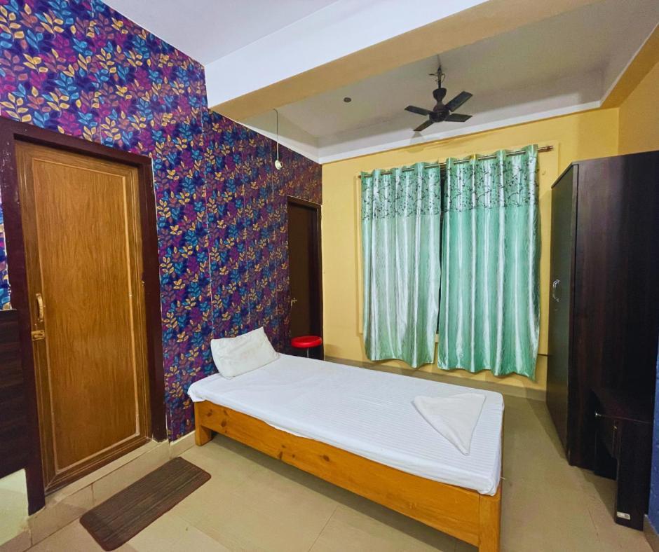 H K Residency Near Kalakshetra Hotel Guwahati Ngoại thất bức ảnh