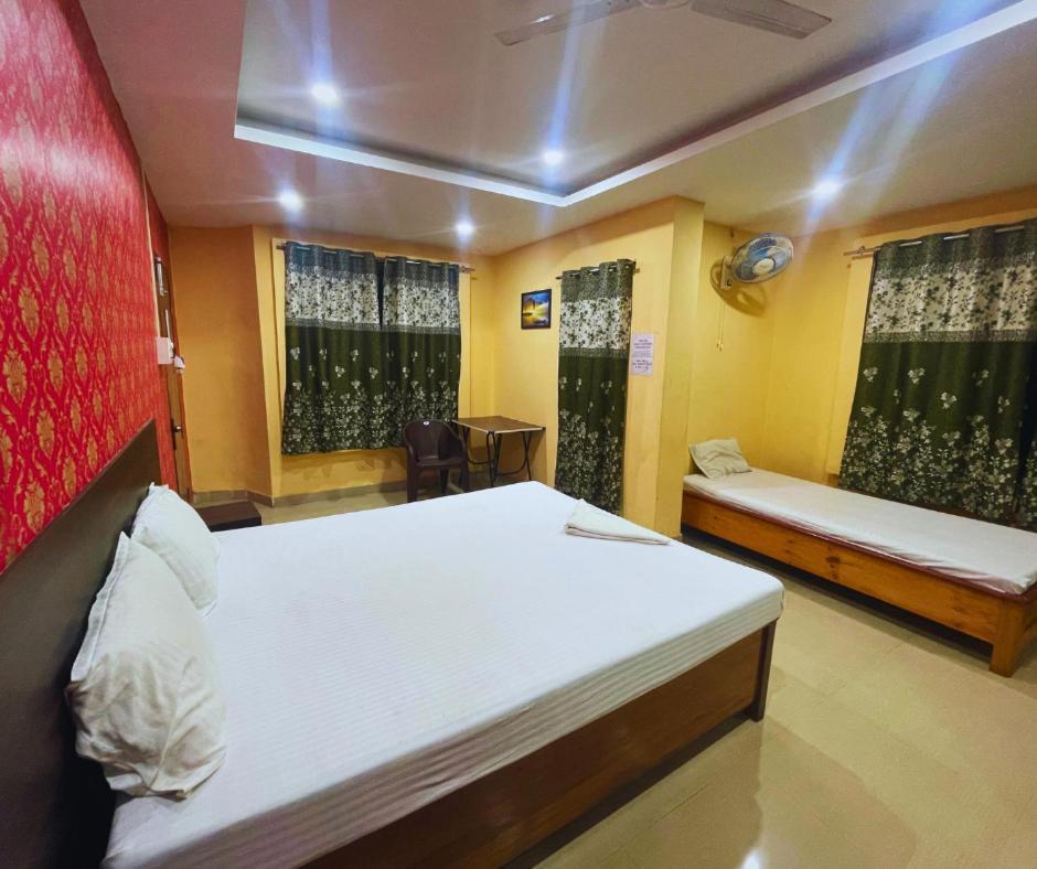 H K Residency Near Kalakshetra Hotel Guwahati Ngoại thất bức ảnh